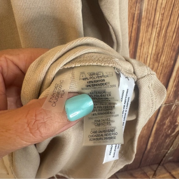 Calvin Klein Women’s Scoop Neck Long Sleeve Cold Shoulder Tan Blouse Size Large - Picture 13 of 13